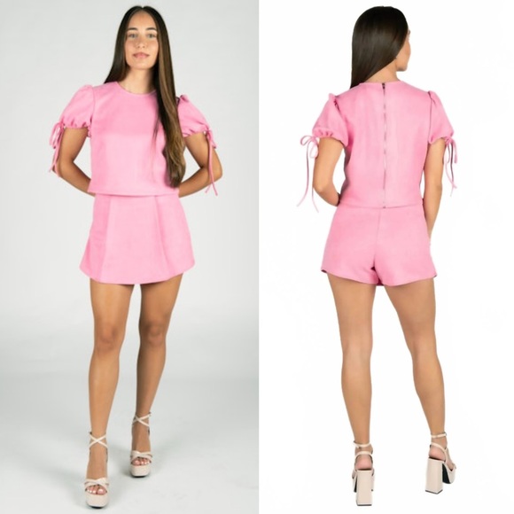 Sincerely Ours Dresses & Skirts - SINCERELY OURS Set Cassandra Top & As Always Mini Skort in Pink Suede Sz Medium